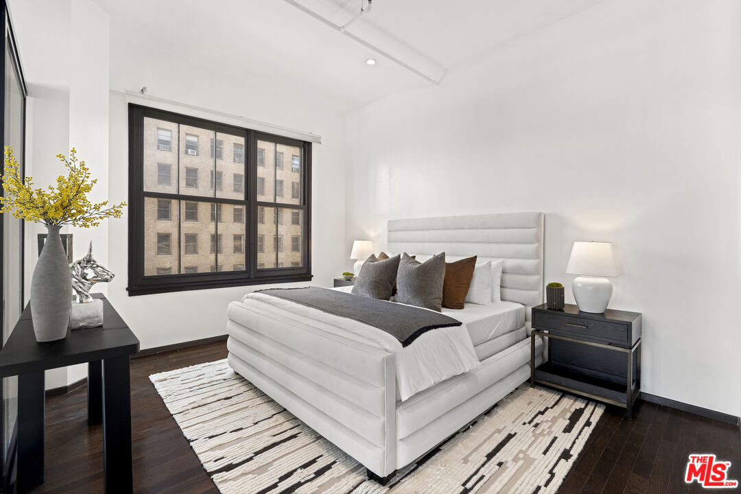 1645 Vine St Unit: 506