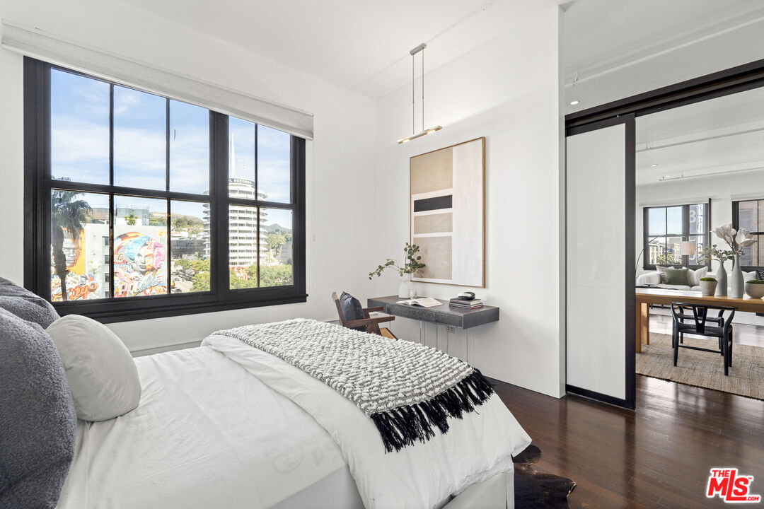 1645 Vine St Unit: 506