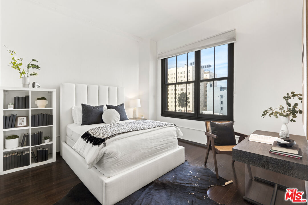 1645 Vine St Unit: 506