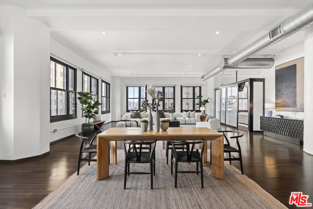 1645 Vine St Unit: 506