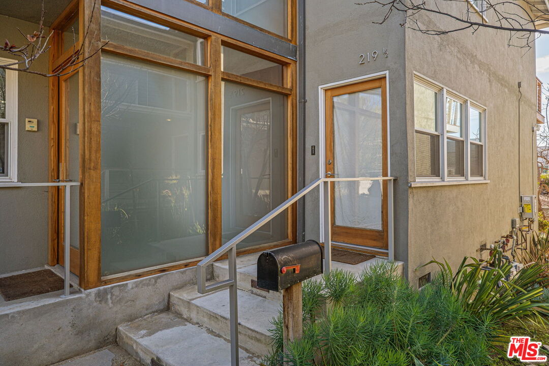 219 3rd Ave