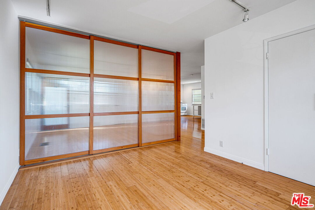 219 3rd Ave