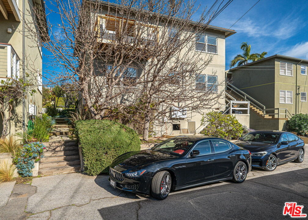 219 3rd Ave