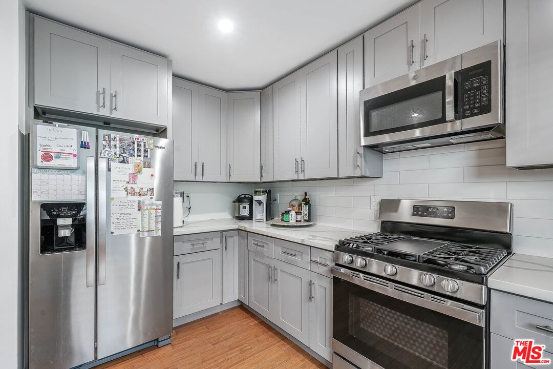 219 3rd Ave