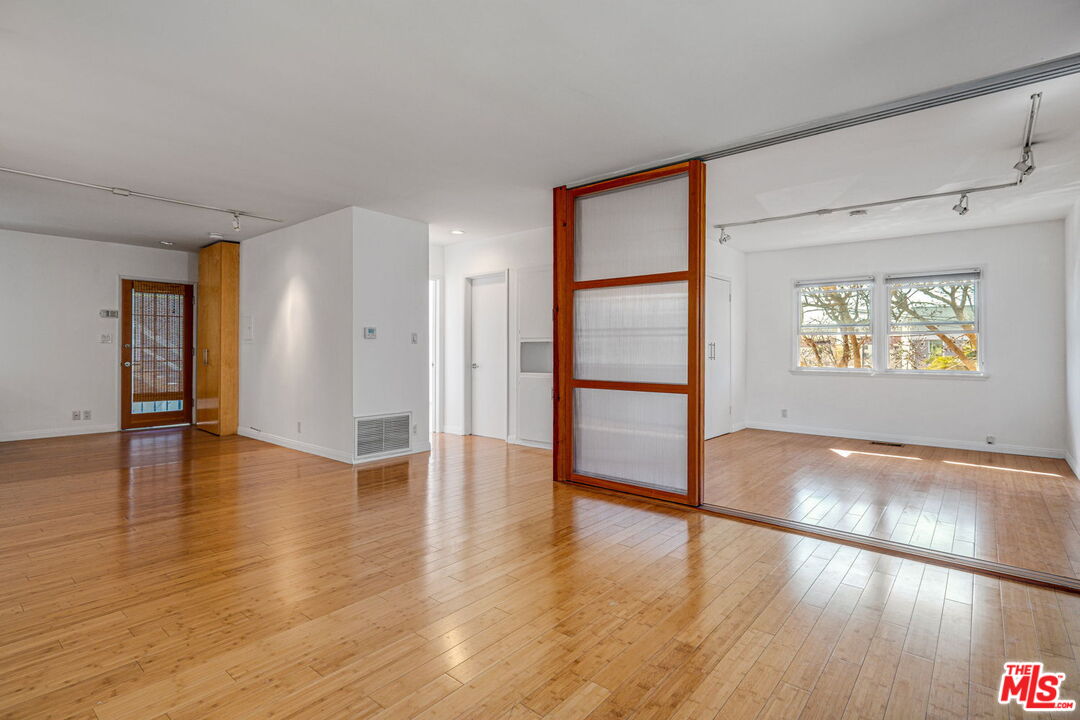 219 3rd Ave