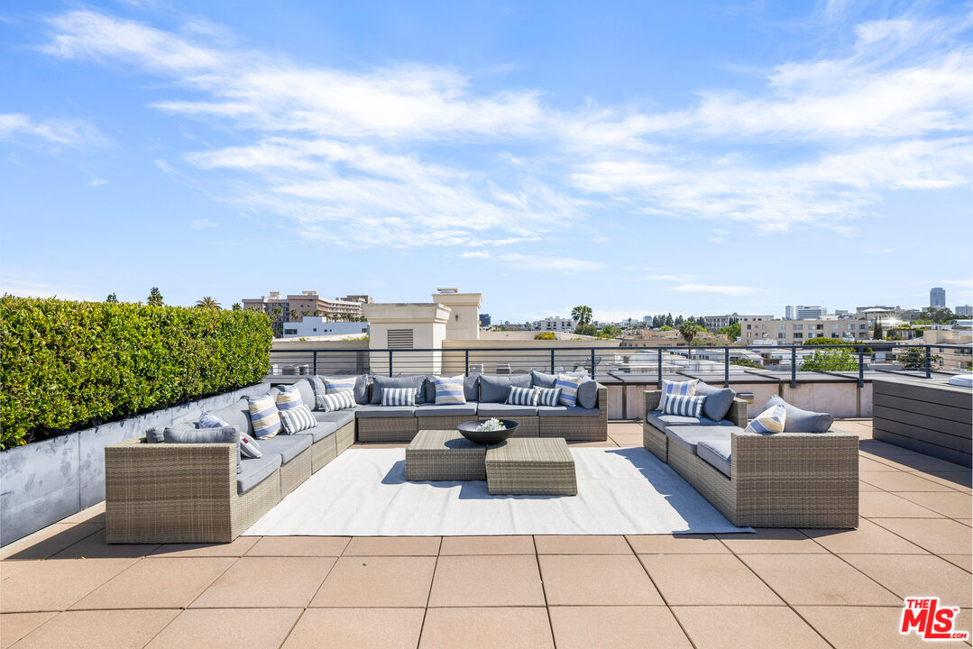 432 N Oakhurst Dr Unit: PH506