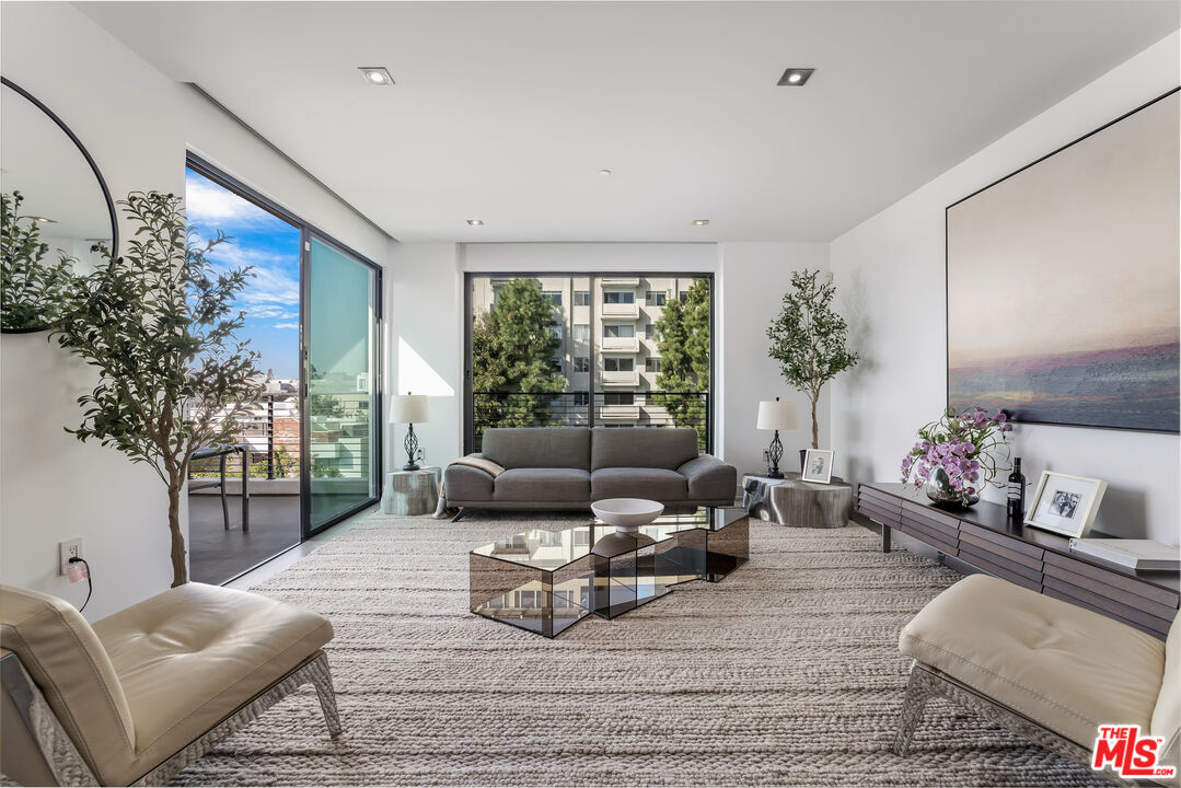 432 N Oakhurst Dr Unit: PH506