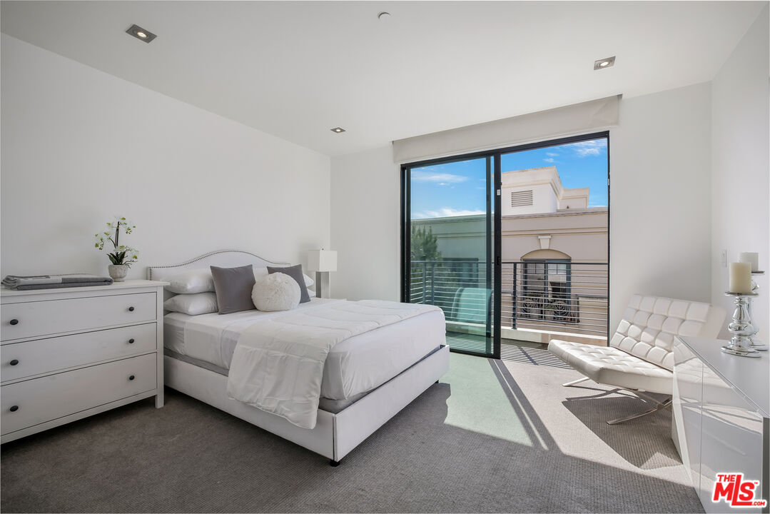 432 N Oakhurst Dr Unit: PH506
