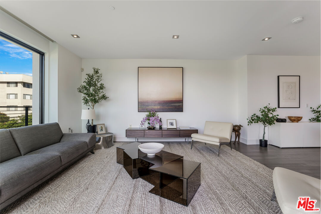 432 N Oakhurst Dr Unit: PH506