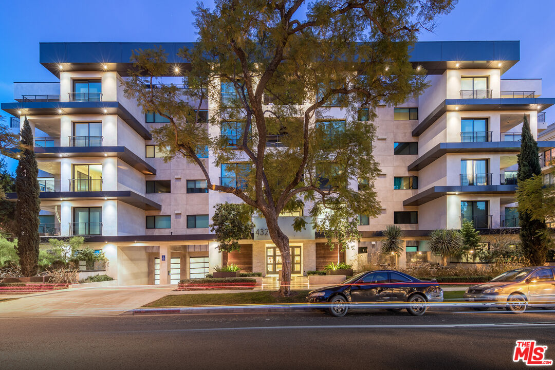 432 N Oakhurst Dr Unit: PH506