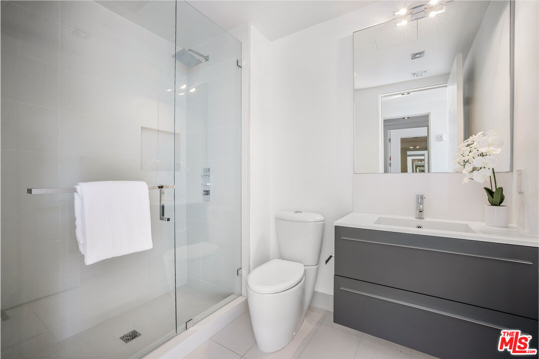 432 N Oakhurst Dr Unit: PH506