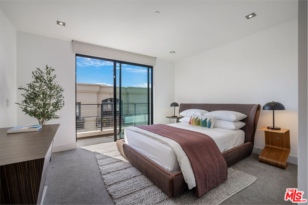 432 N Oakhurst Dr Unit: PH506