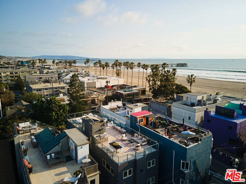 17 26th Ave