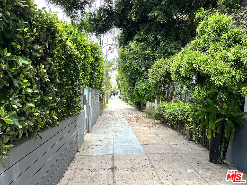 17 26th Ave