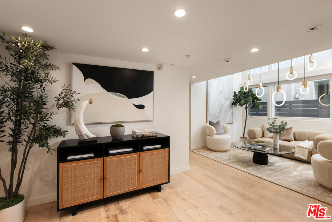 17 26th Ave