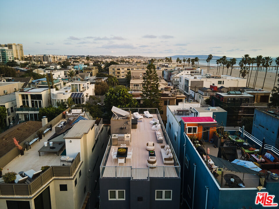 17 26th Ave
