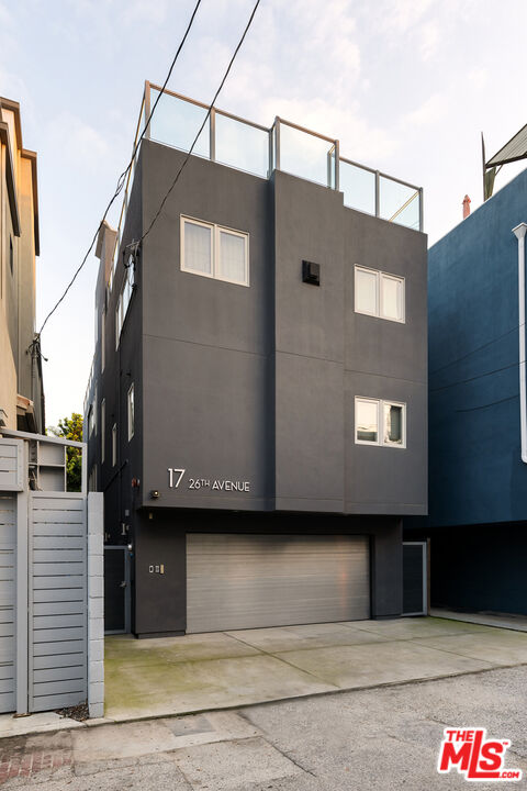 17 26th Ave