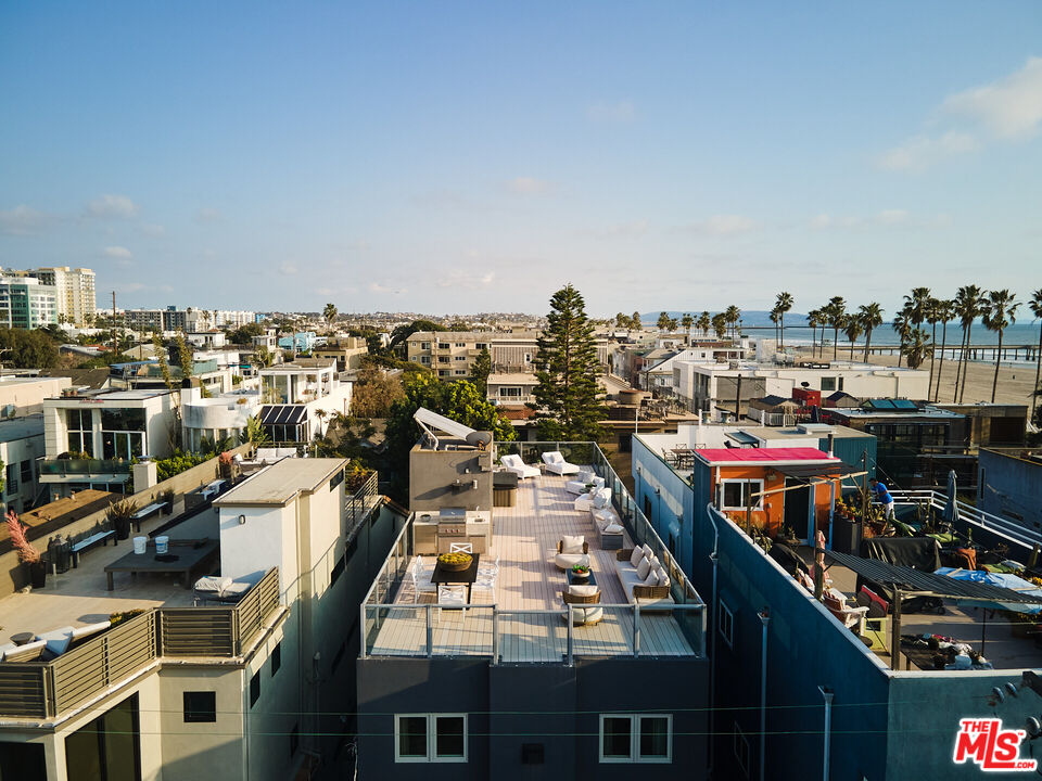17 26th Ave