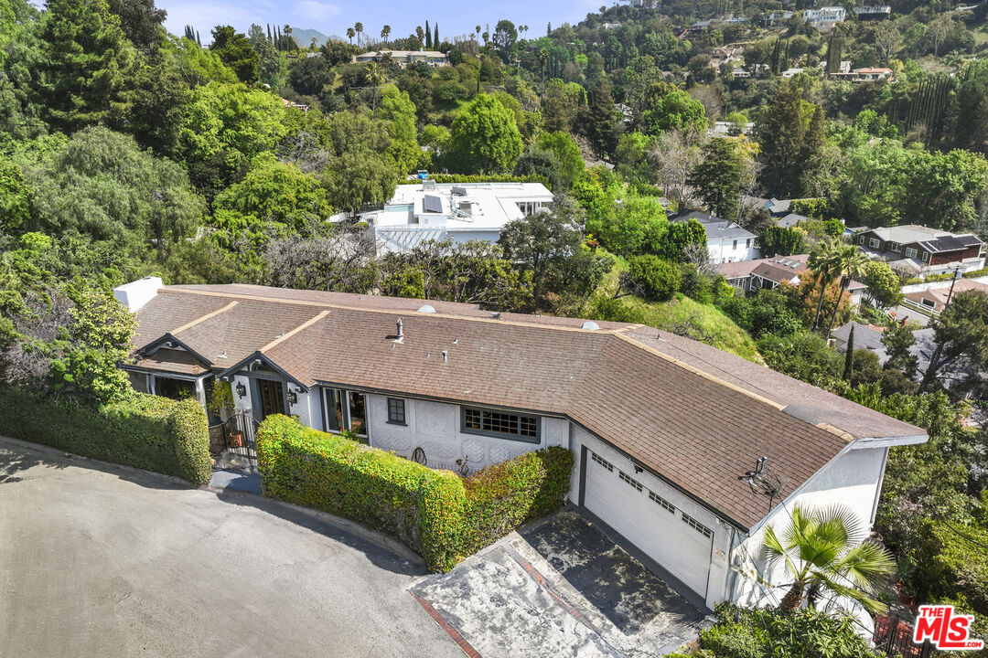 3537 Berry Dr