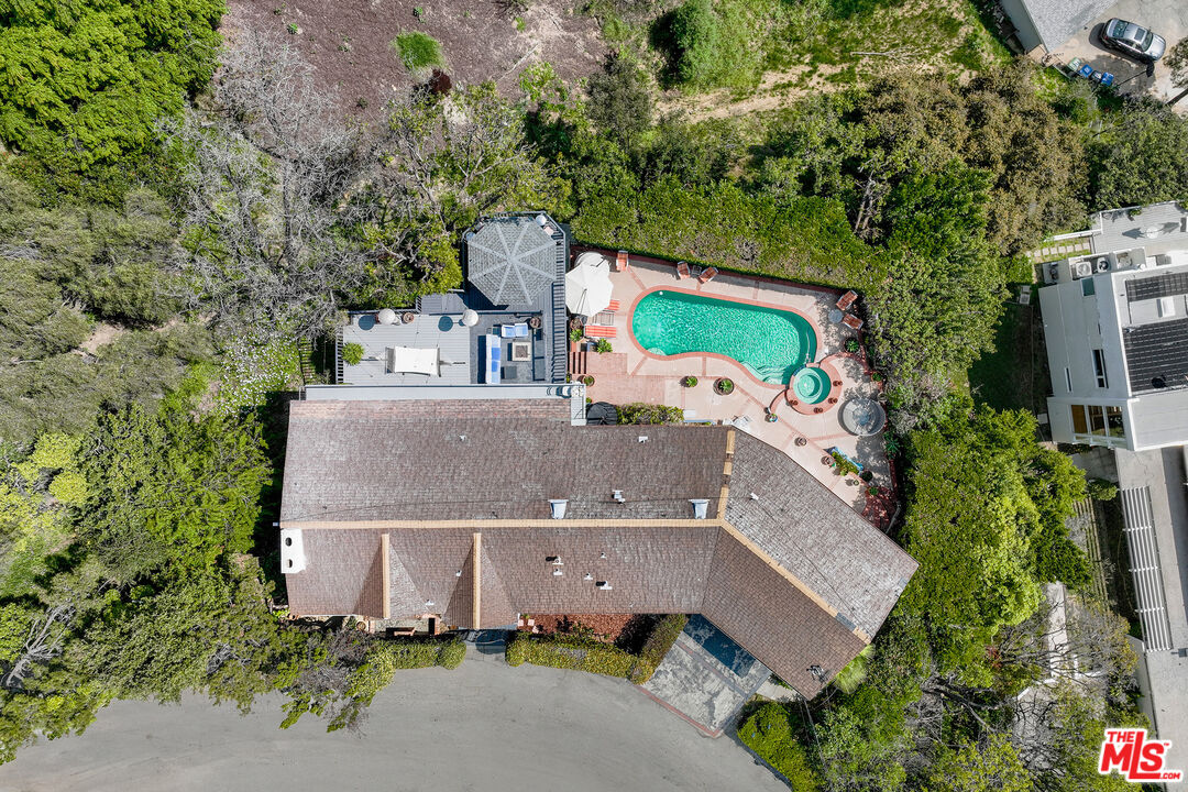 3537 Berry Dr