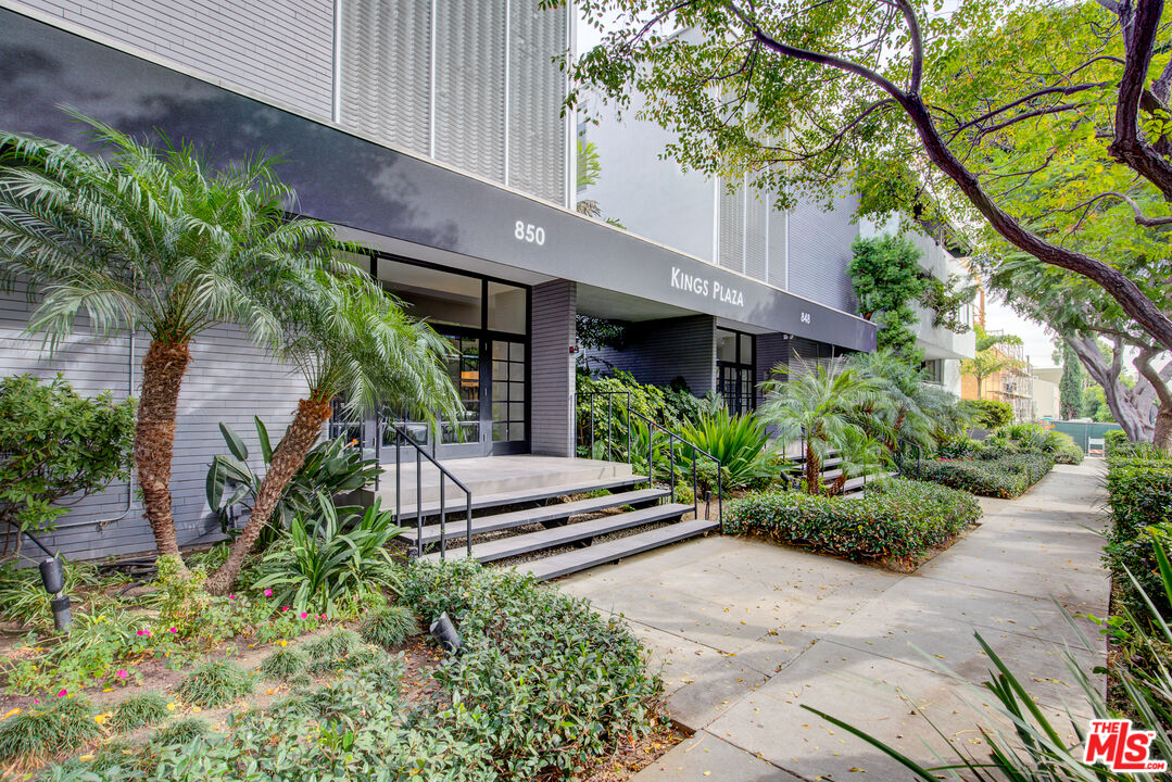 850 N Kings Rd Unit: 204