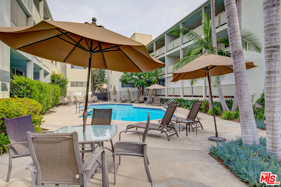 850 N Kings Rd Unit: 204