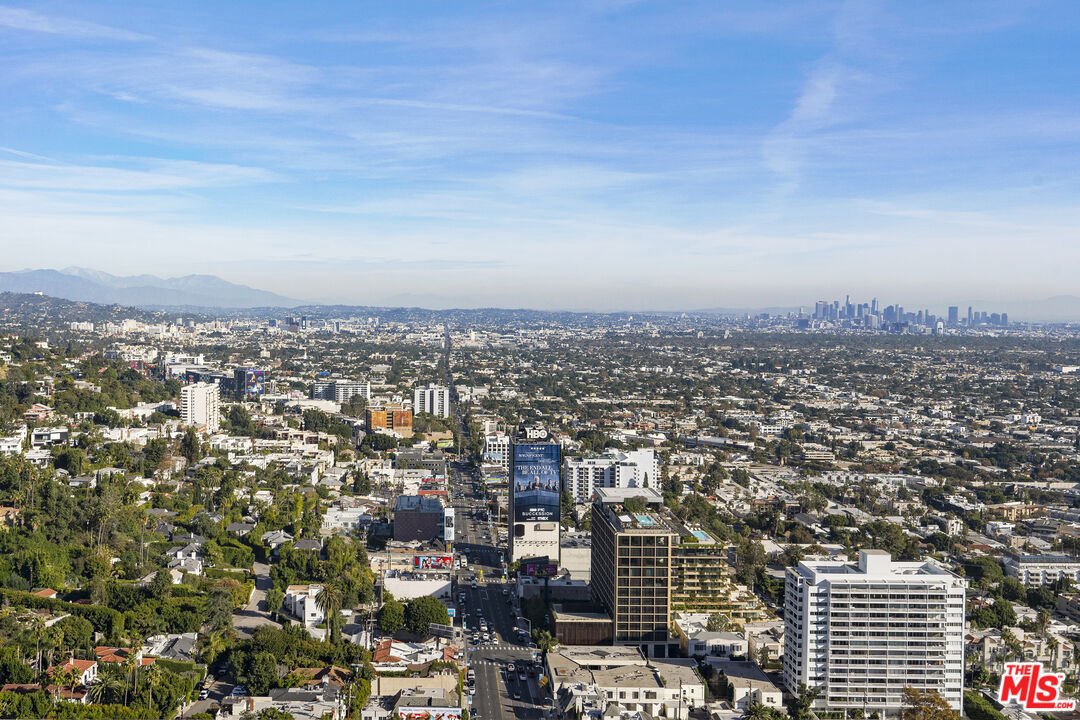 9255 Doheny Rd Unit: 1906