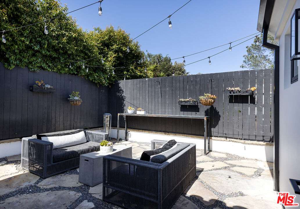 527 Hanley Pl
