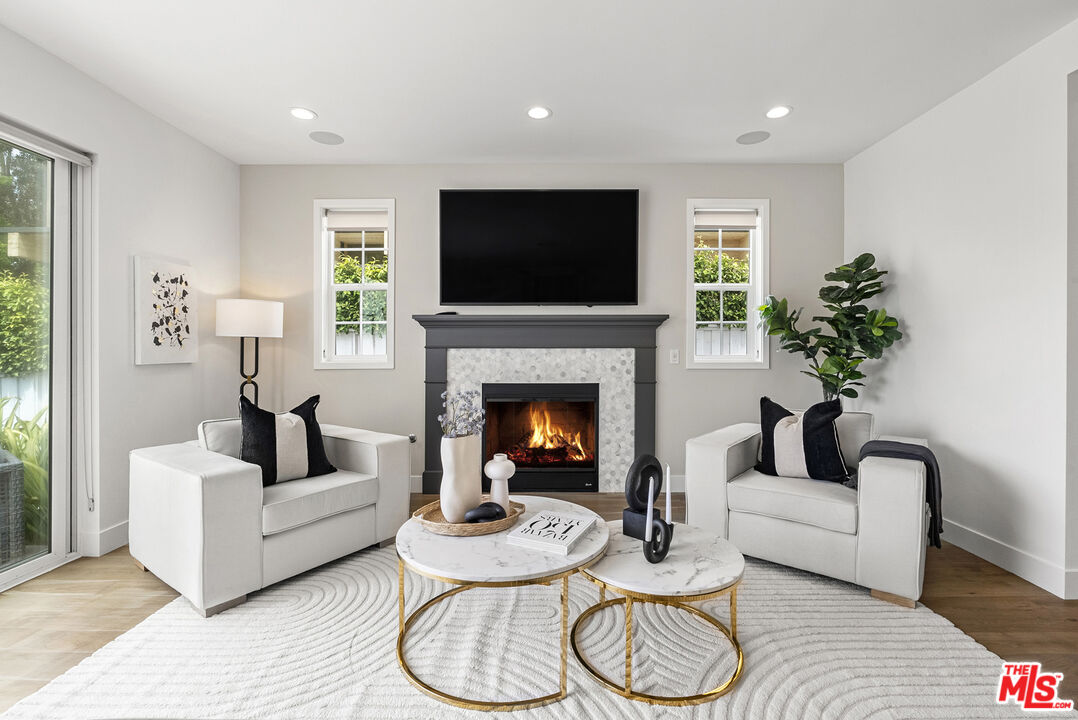 3655 Meier St
