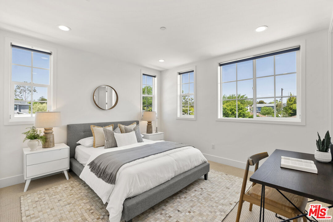 3655 Meier St