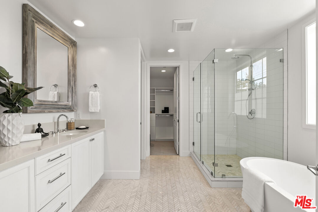 3655 Meier St