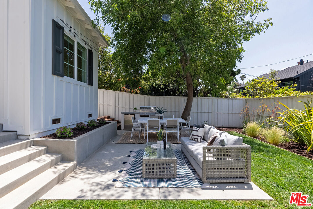 3655 Meier St