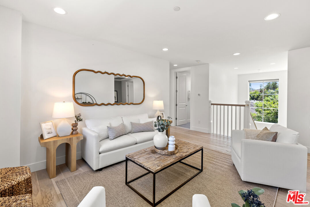 3655 Meier St
