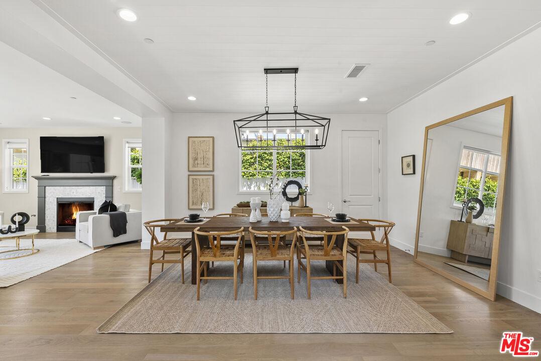 3655 Meier St