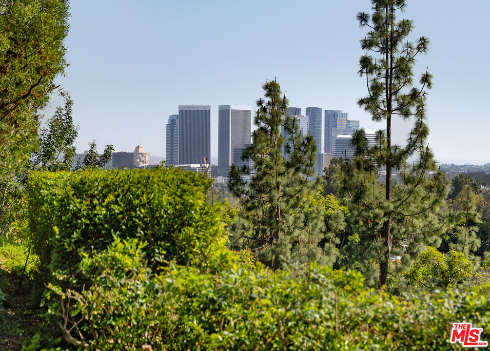1116 Calle Vista Dr