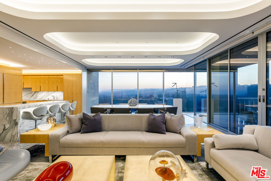 9255 Doheny Rd Unit: 2901-03