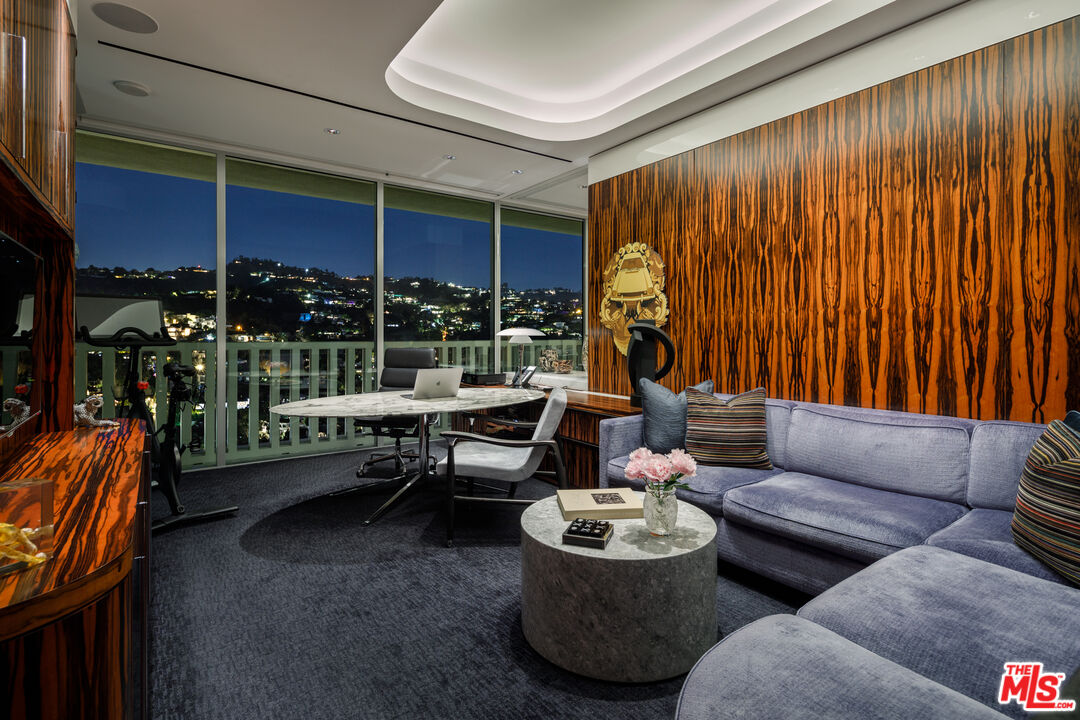 9255 Doheny Rd Unit: 2901-03