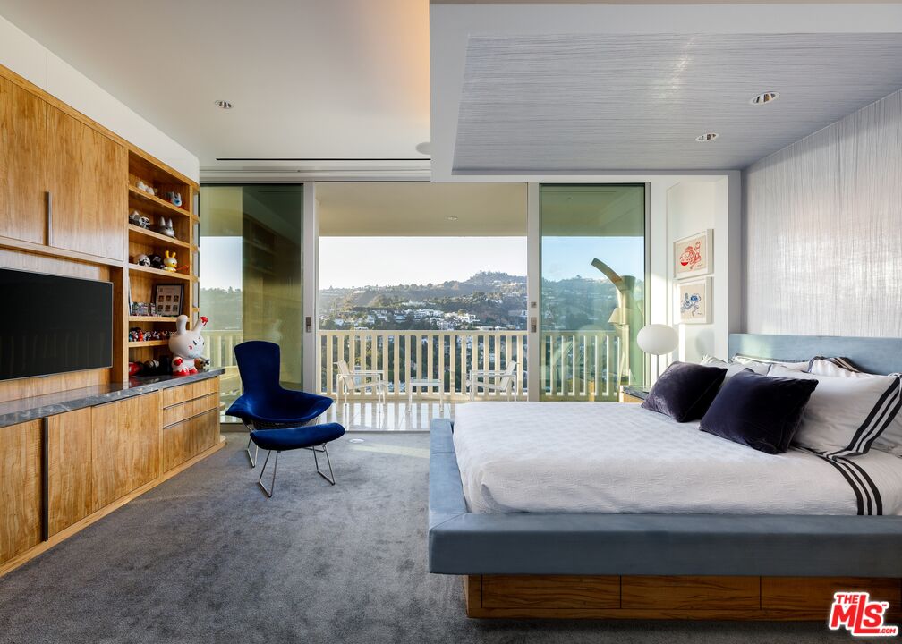 9255 Doheny Rd Unit: 2901-03