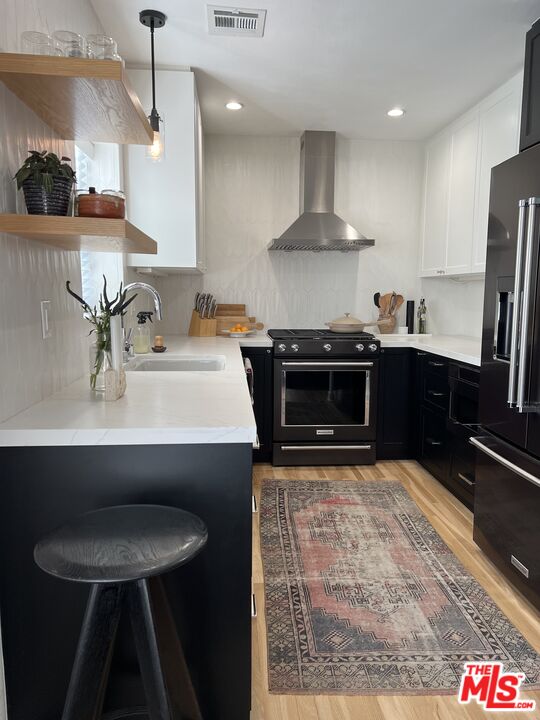 713 N Sycamore Ave Unit: 3