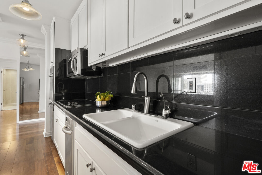 999 N Doheny Dr Unit: 1212