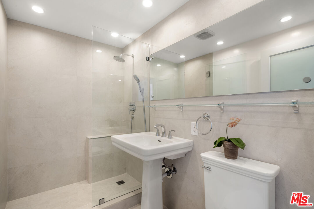 999 N Doheny Dr Unit: 1212