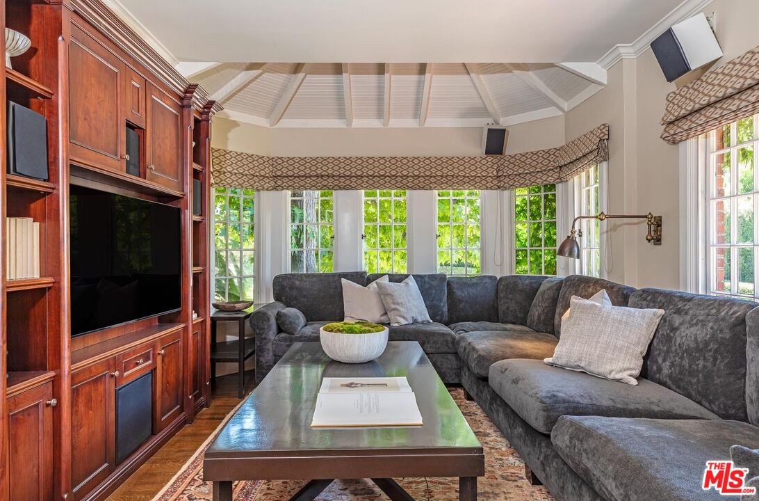 1475 N Doheny Dr