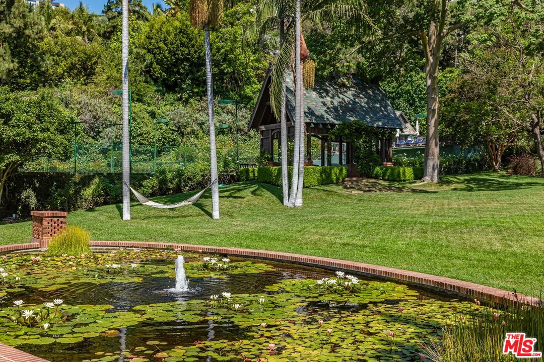 1475 N Doheny Dr