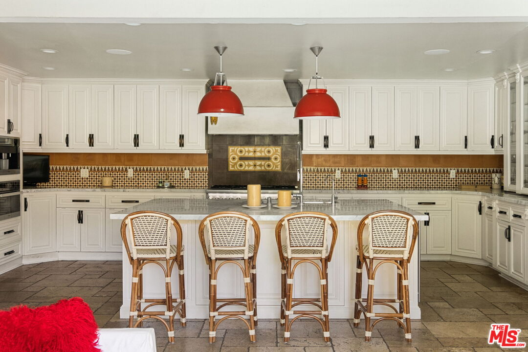 2225 Malaga Rd