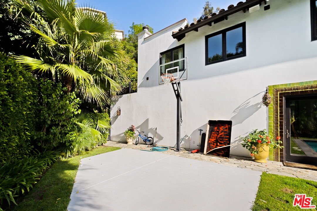 2225 Malaga Rd