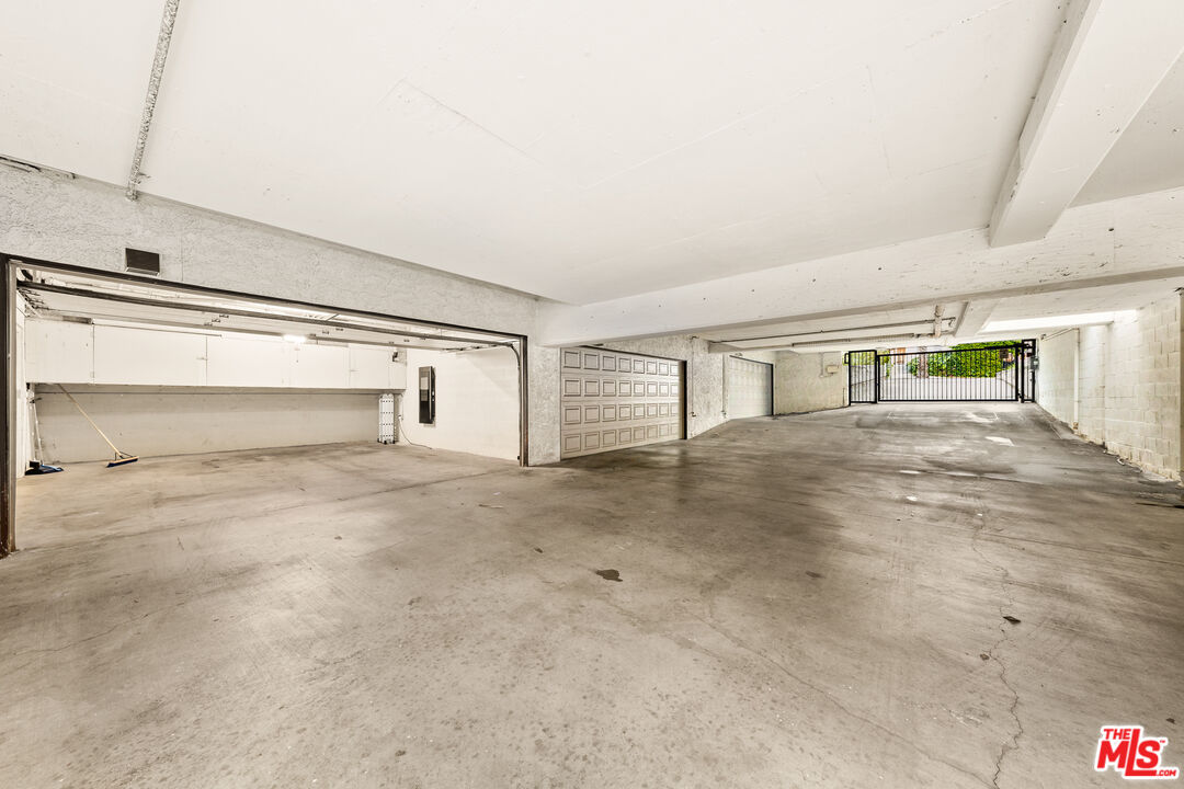 1132 19th St Unit: 3