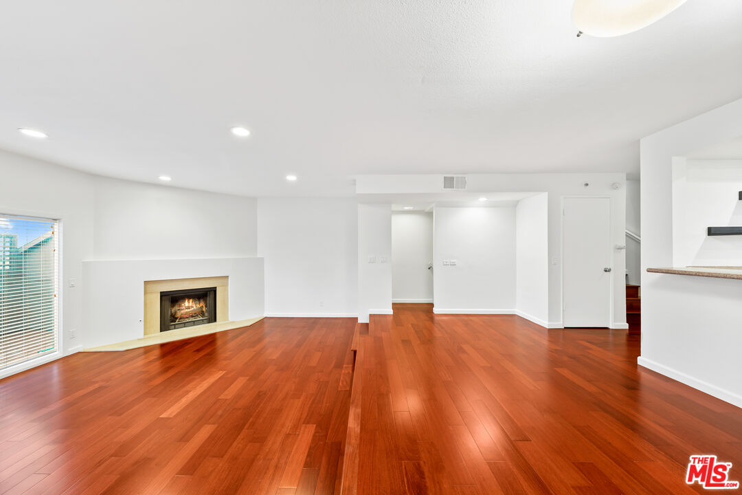 1132 19th St Unit: 3