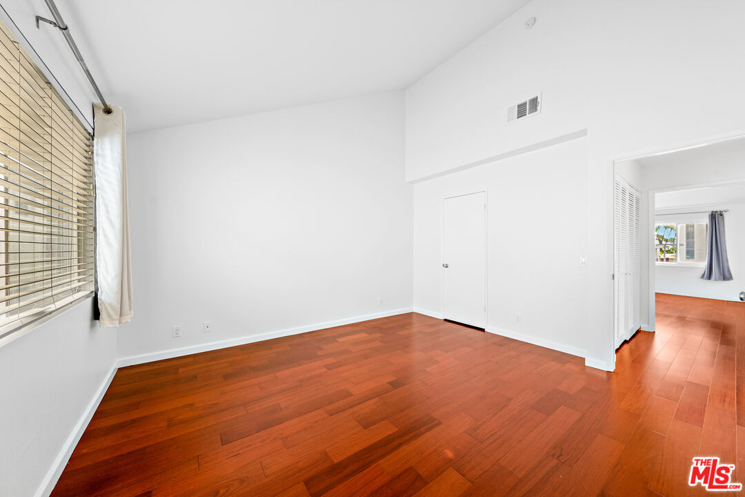 1132 19th St Unit: 3
