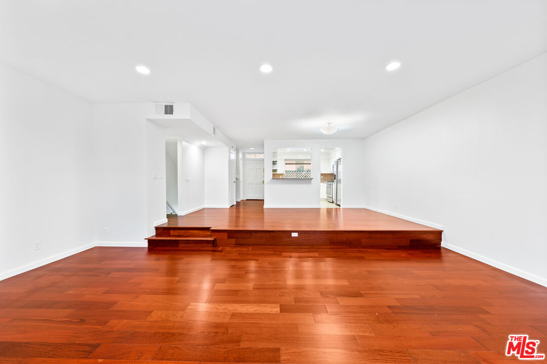 1132 19th St Unit: 3