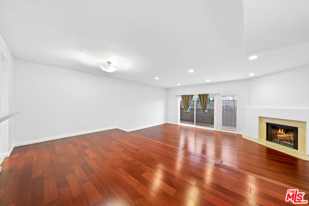 1132 19th St Unit: 3